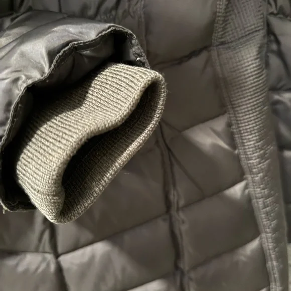Michael Kors Hooded Puffer Coat - Size Small | Color: Olive Green - Picture 11 of 14